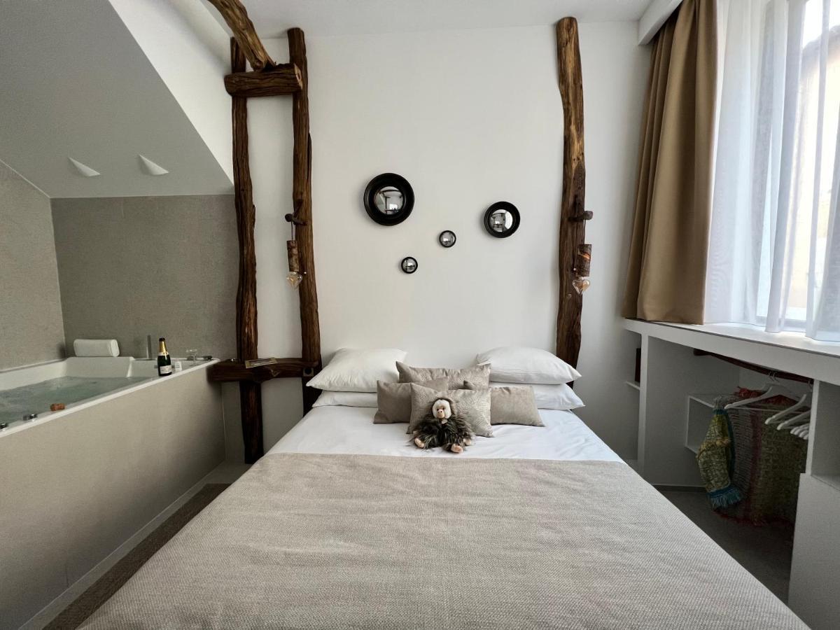 Tamarin & Capucin Suite Balneo Aubagne Exterior foto